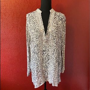 Chico’s Black/White Animal Print Tunic Size 2